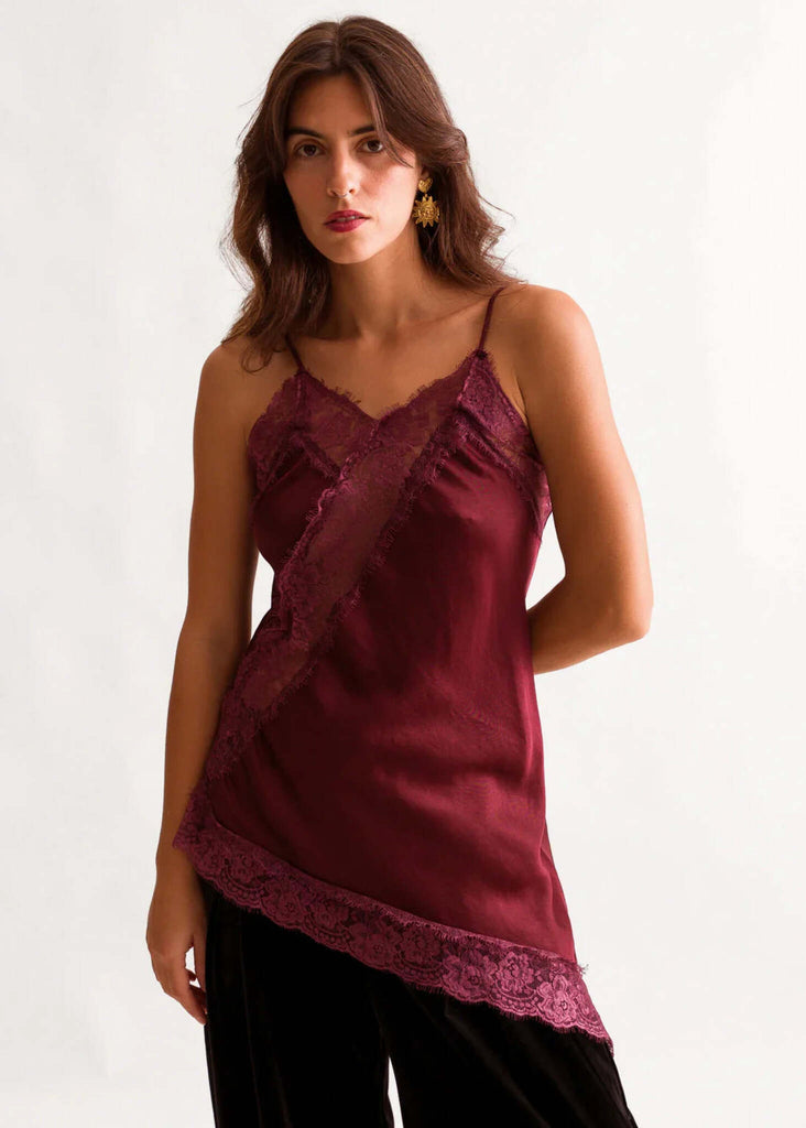 Bella Top — burgundy lace trim cami on model — MYFASHIONFRUIT
