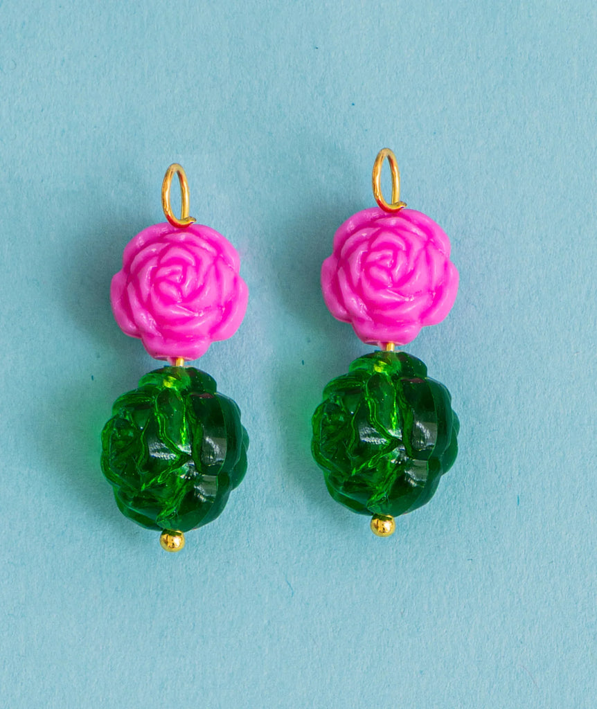 Set of Mood Charms - Bouquet — Pink, green floral earrings, detail — MYFASHIONFRUIT