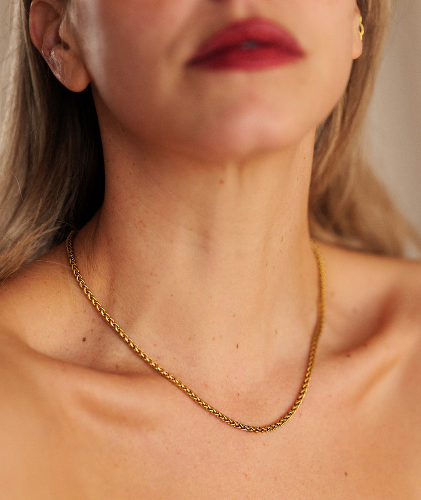 Clara Neckchain