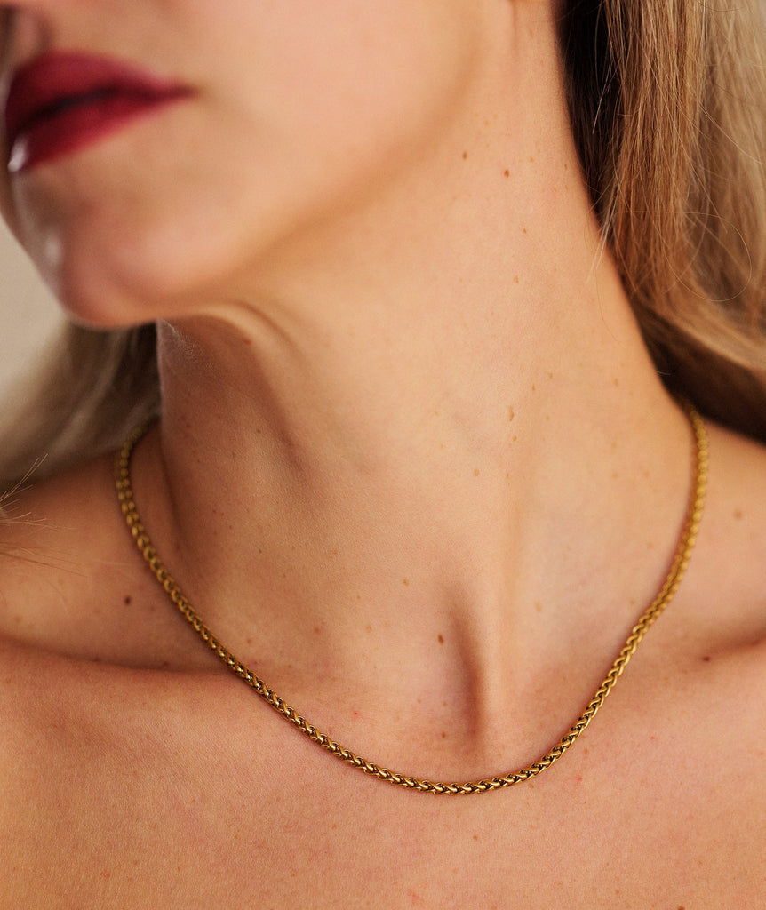 Clara Neckchain