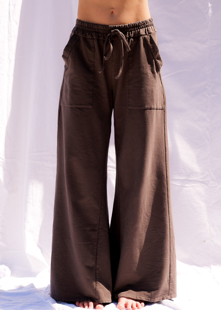 Serenity Wide Sweatpants — Brown wide-leg sweatpants, on model — MYFASHIONFRUIT