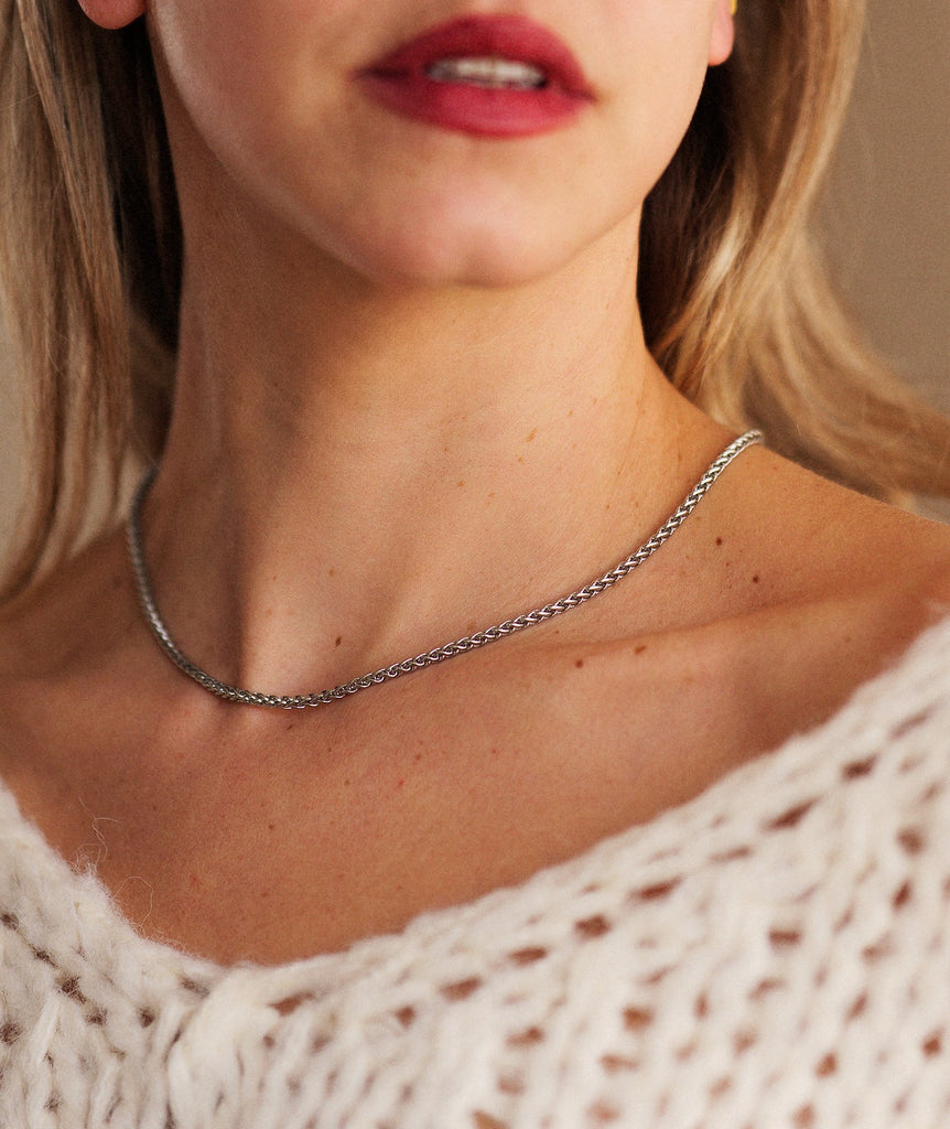 Clara Neckchain