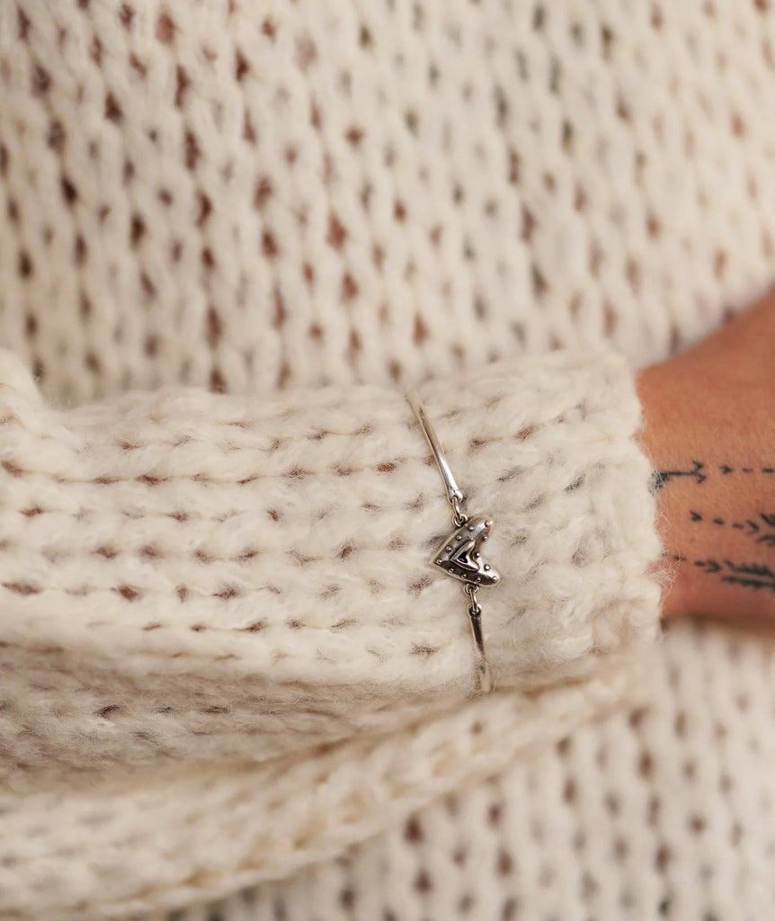 Amora Bracelet — silver frog bracelet on model, detail — MYFASHIONFRUIT