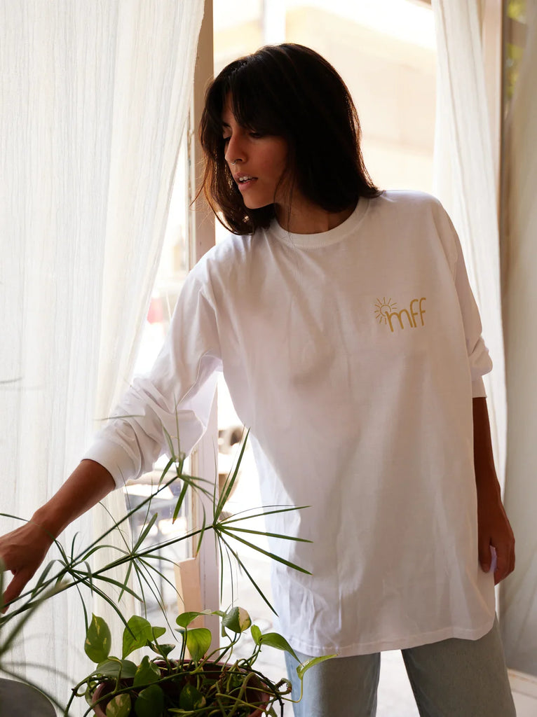 Mff Barefoot Unisex Longsleeve — White tee with logo on model — MYFASHIONFRUIT