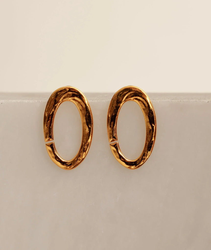 Kiah Earrings — Gold oval earrings, detail — MYFASHIONFRUIT