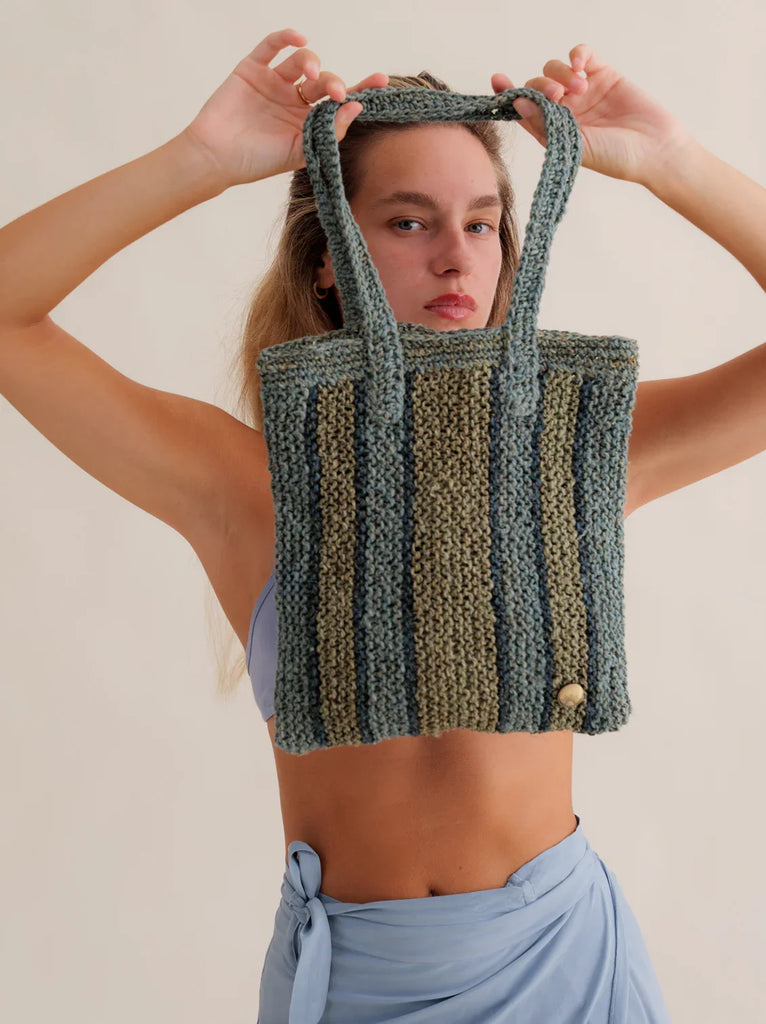 Crochet Striped Bag — striped knit bag on model — MYFASHIONFRUIT