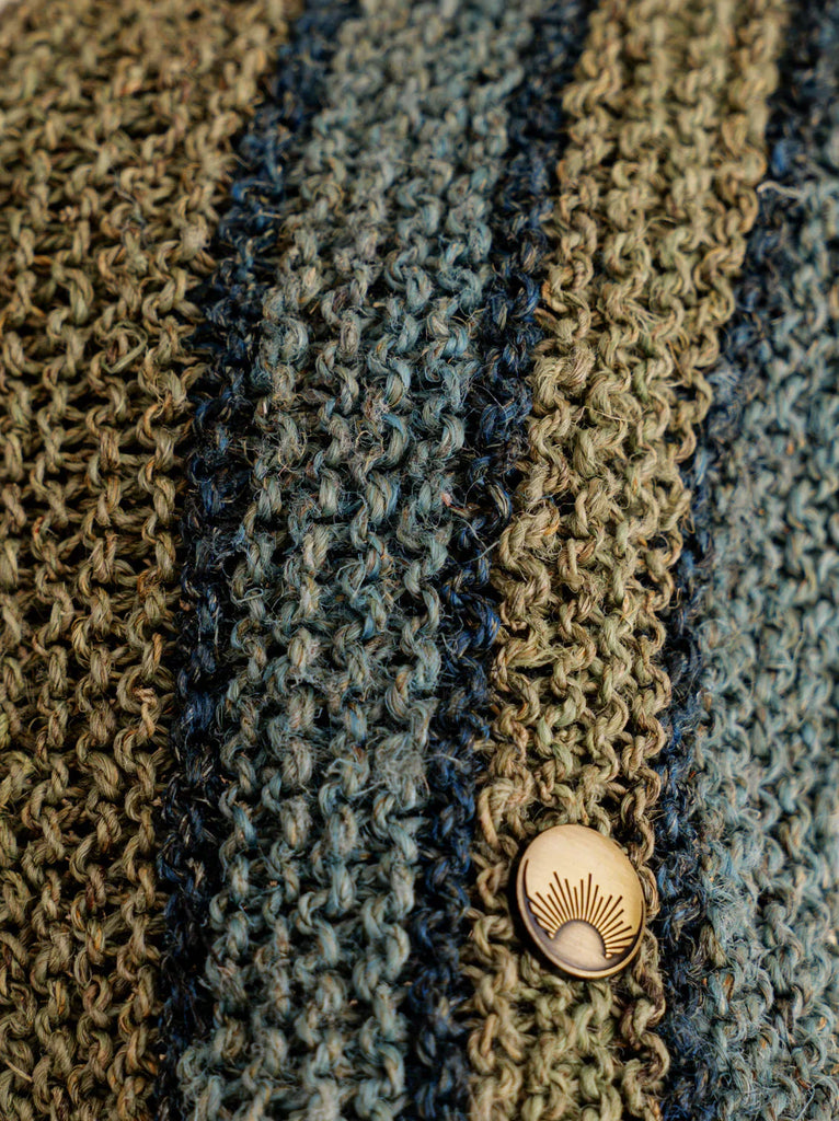 Crochet Striped Bag — detail of knit stripes and unique button — MYFASHIONFRUIT