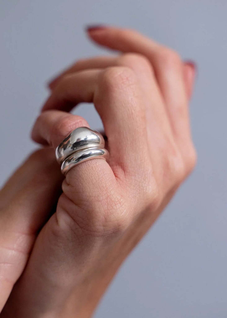 Odessa Pinky Ring — Silver ring on finger, detail — MYFASHIONFRUIT
