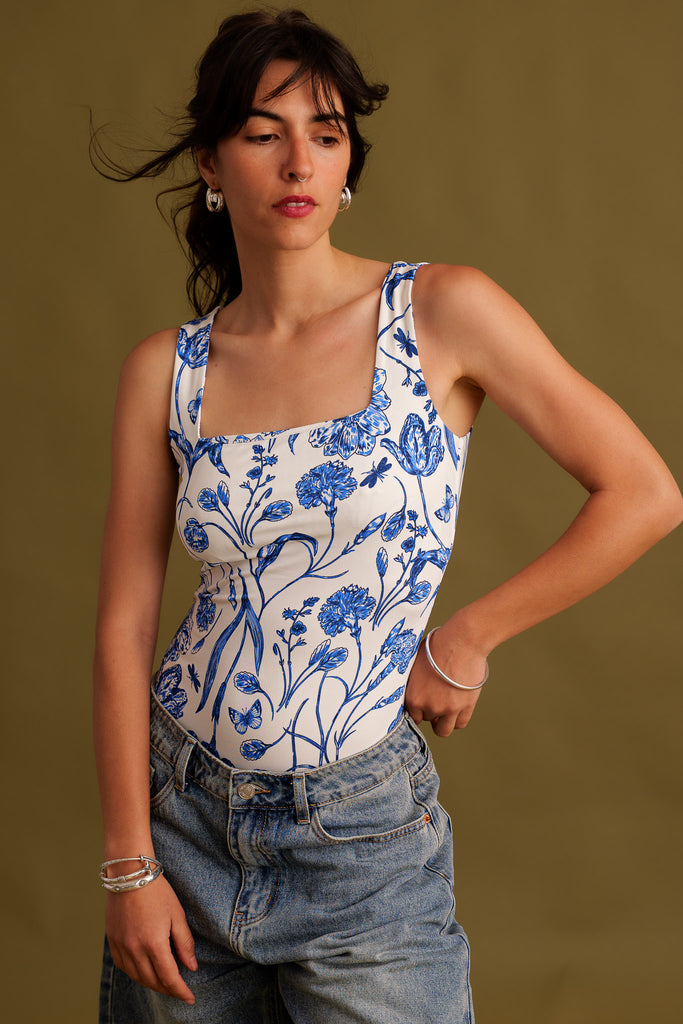 Azelle Bodysuit — Floral print bodysuit on model — MYFASHIONFRUIT
