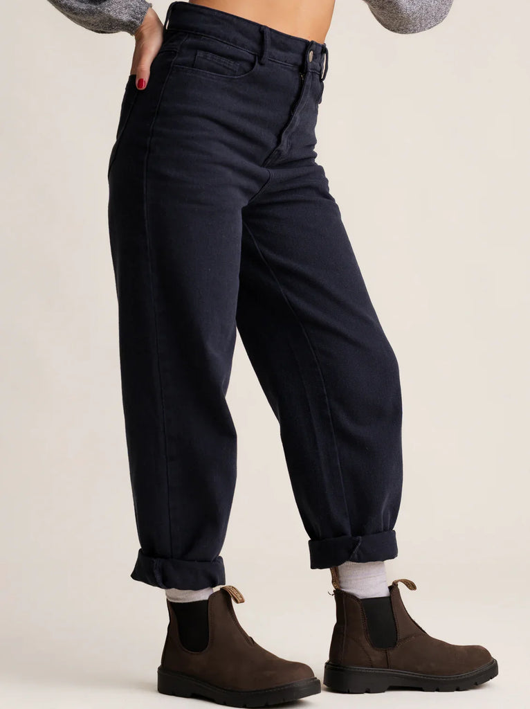 Indiana Jeans — Dark blue denim jeans on model — MYFASHIONFRUIT