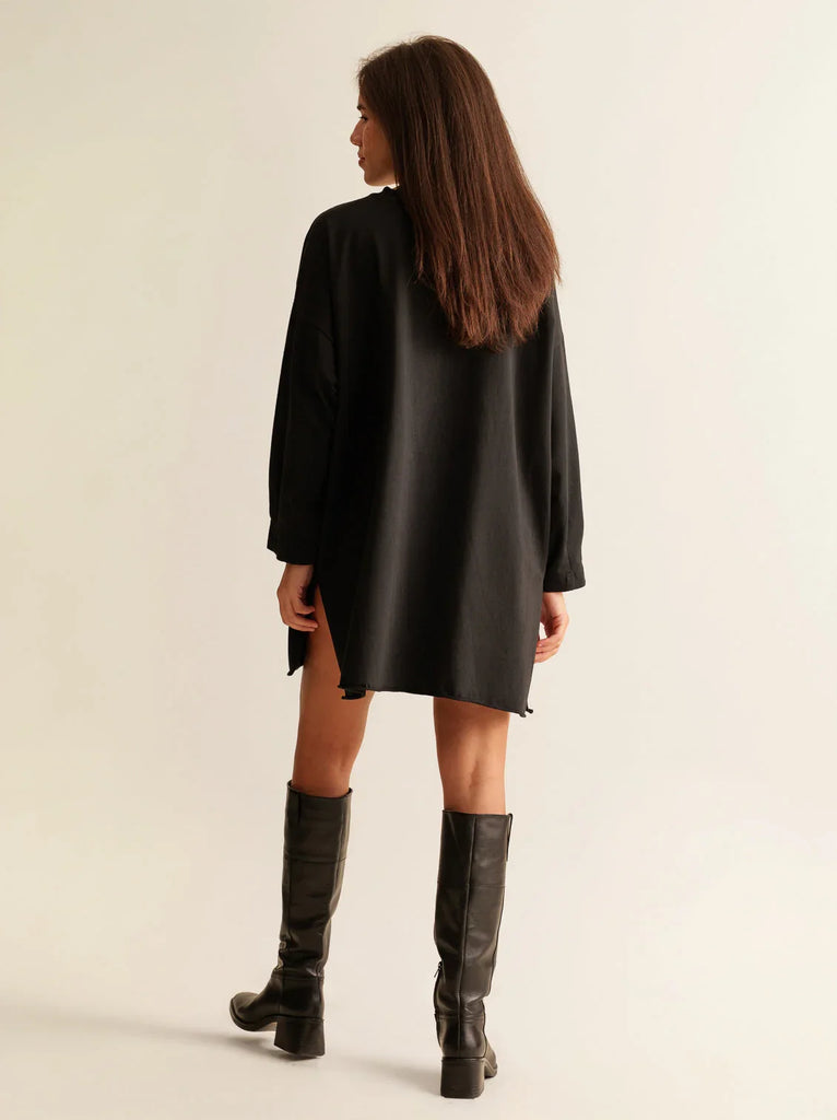 Mo Longline Top — Black on model, with boots, rear view — MYFASHIONFRUIT