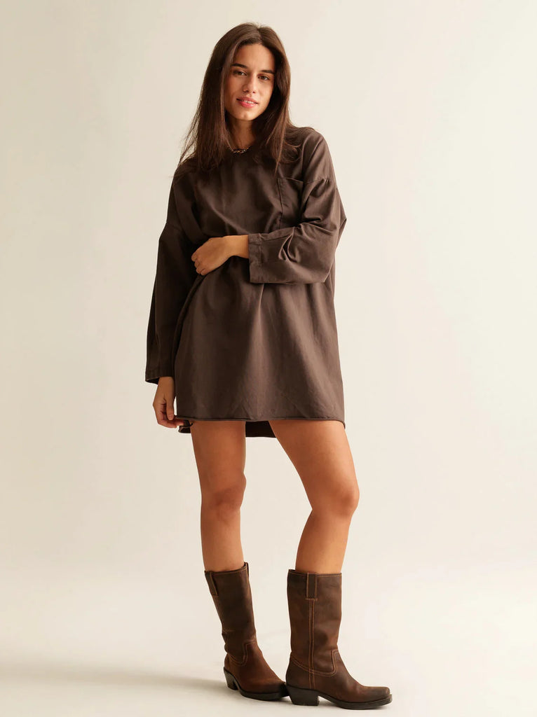 Mo Longline Top — Brown top on model with boots — MYFASHIONFRUIT