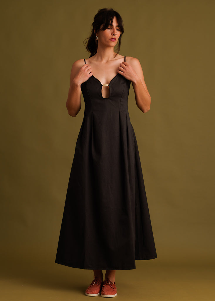 Erin Dress – Black midi dress on model — MYFASHIONFRUIT