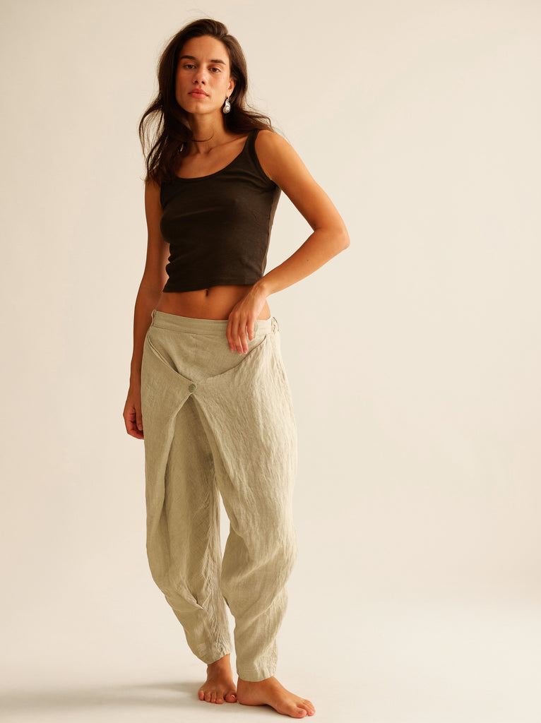 Sariah Pants — Linen pants on model — MYFASHIONFRUIT