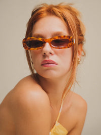 Komono MOE Sun Storm Sunglasses — Tortoise frame on model — MYFASHIONFRUIT