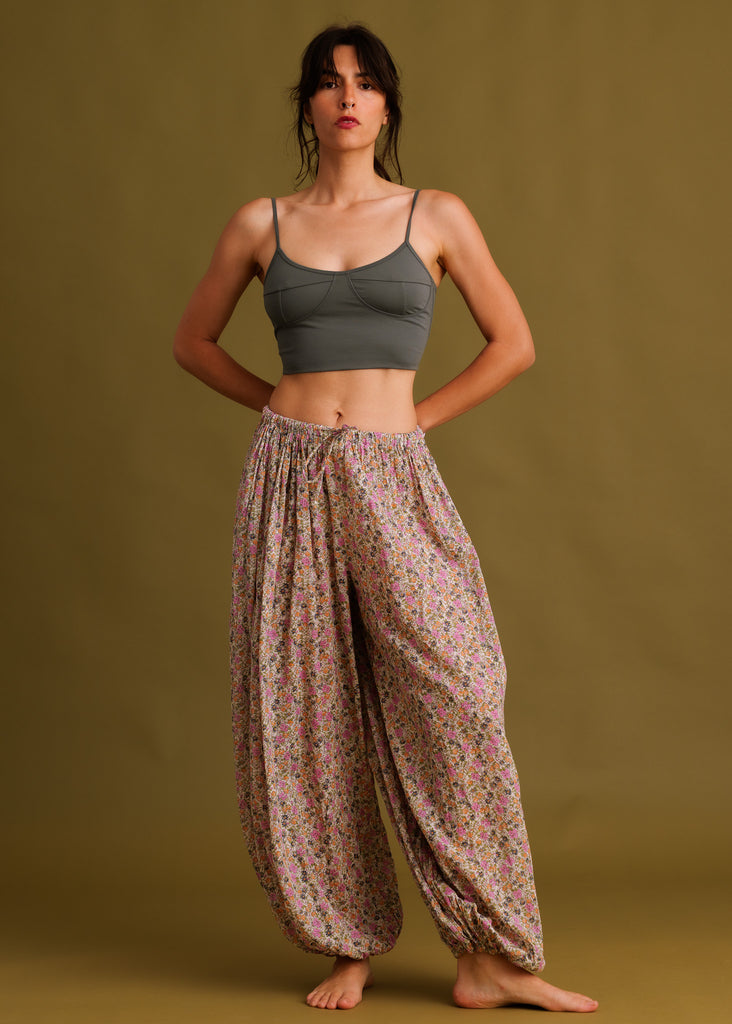 Callie Pants — Floral balloon pants on model — MYFASHIONFRUIT
