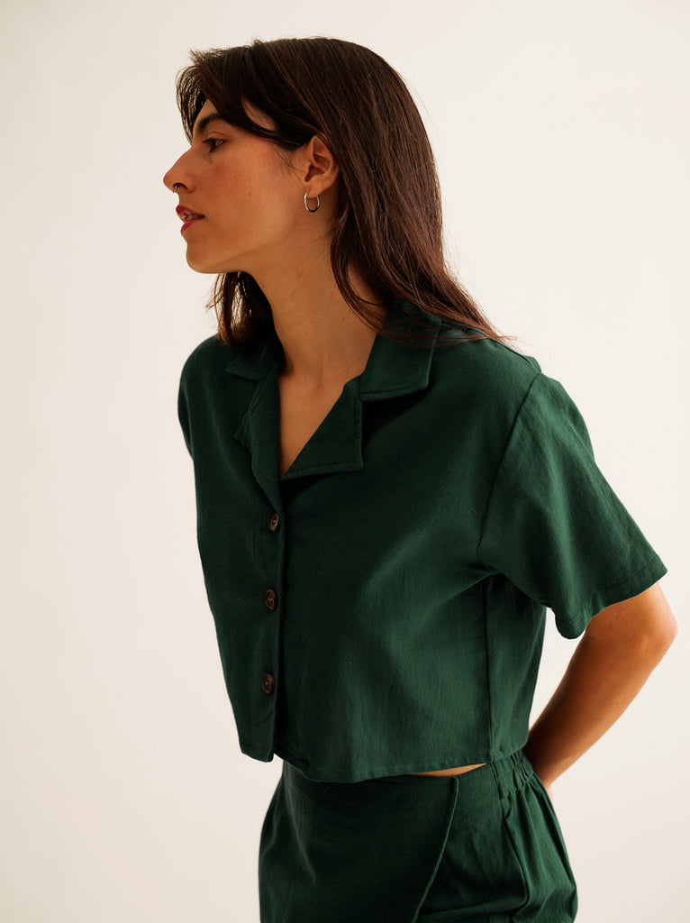 Casha Shirt — Dark green linen crop top on model — MYFASHIONFRUIT