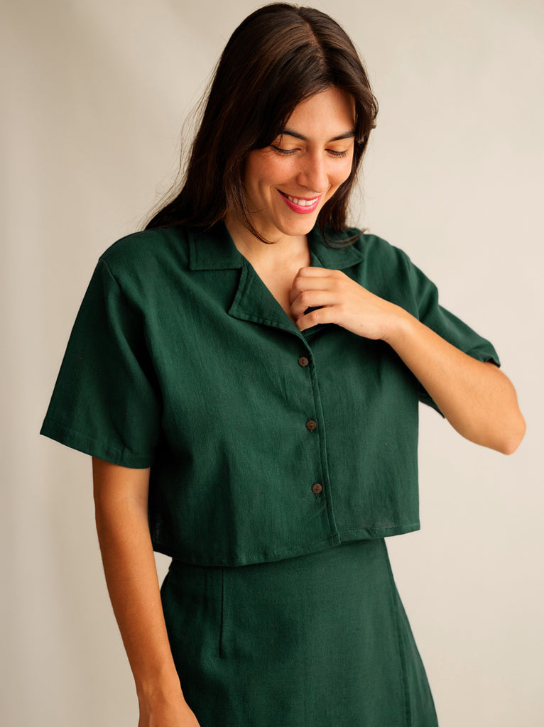 Casha Shirt — Green linen crop top on model — MYFASHIONFRUIT