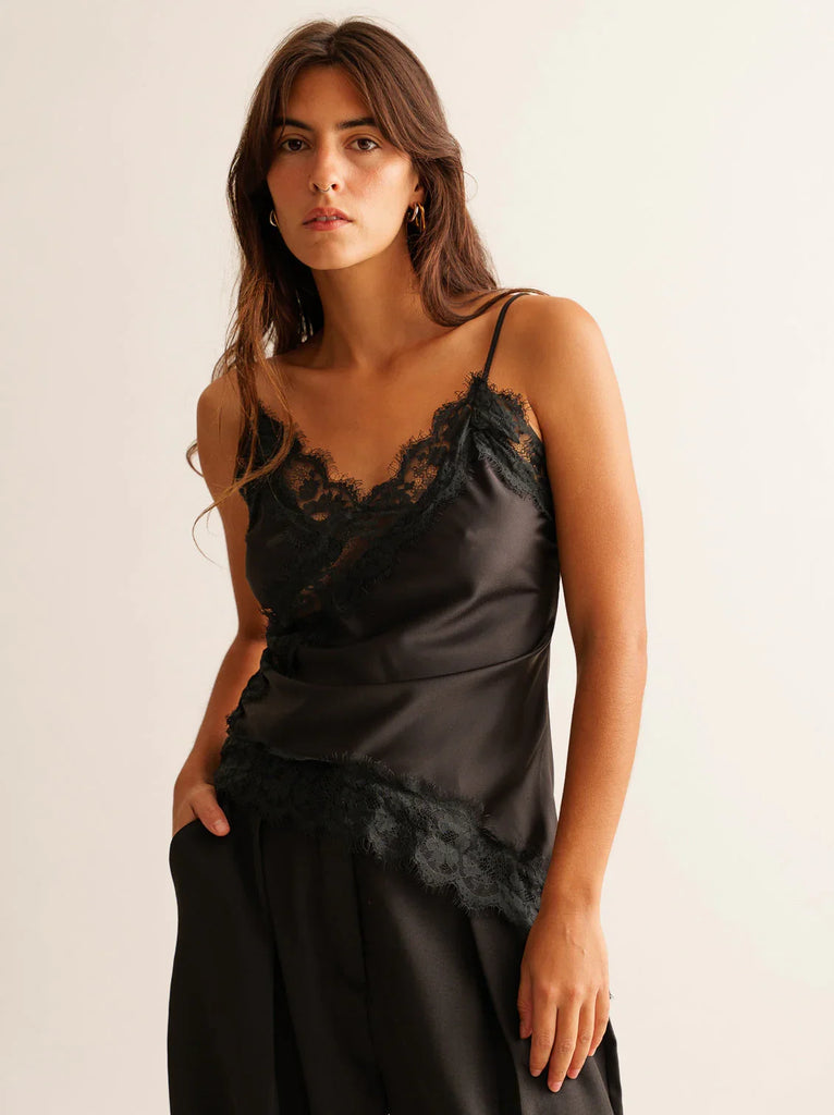 Zoey Top — Black lace trim cami on model — MYFASHIONFRUIT