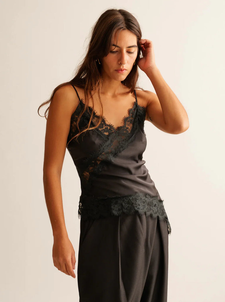 Zoey Top — Black lace trim camisole on model — MYFASHIONFRUIT