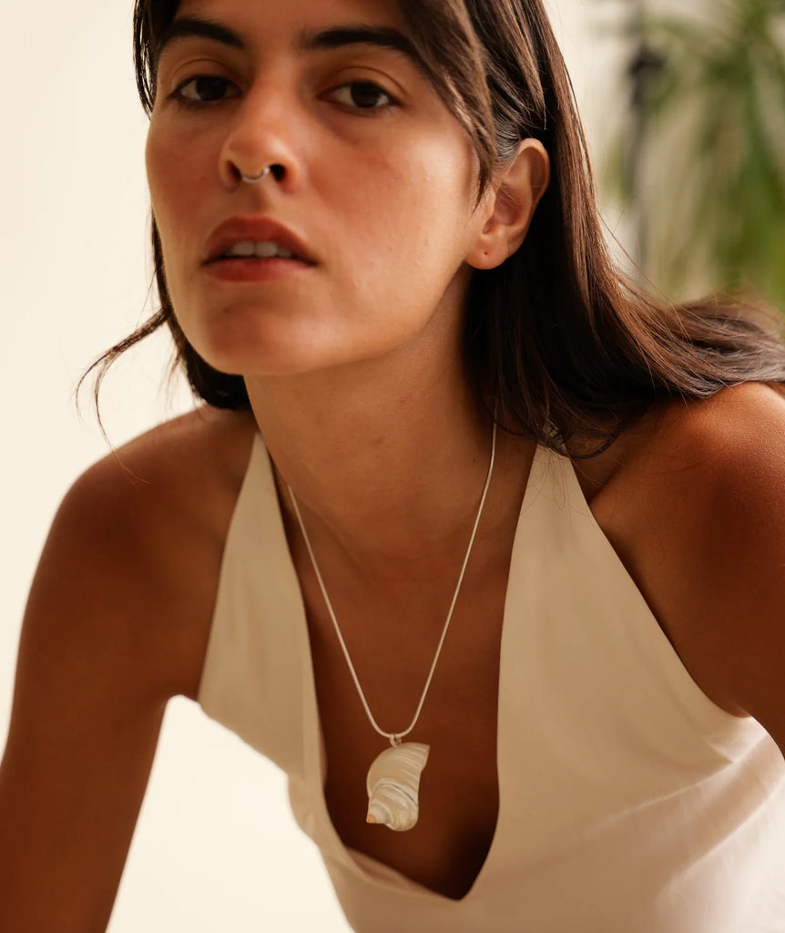 Ianassa Necklace — Shell pendant on model — MYFASHIONFRUIT
