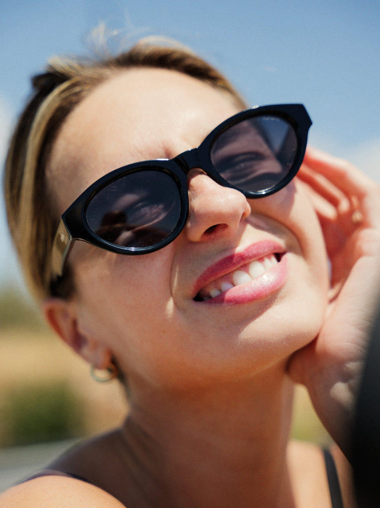 Komono KIKI Black Sunglasses