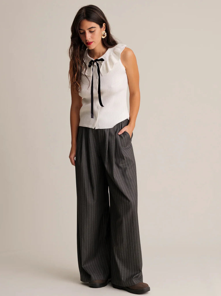 Marvina Top — White ribbed top with bow on model — MYFASHIONFRUIT