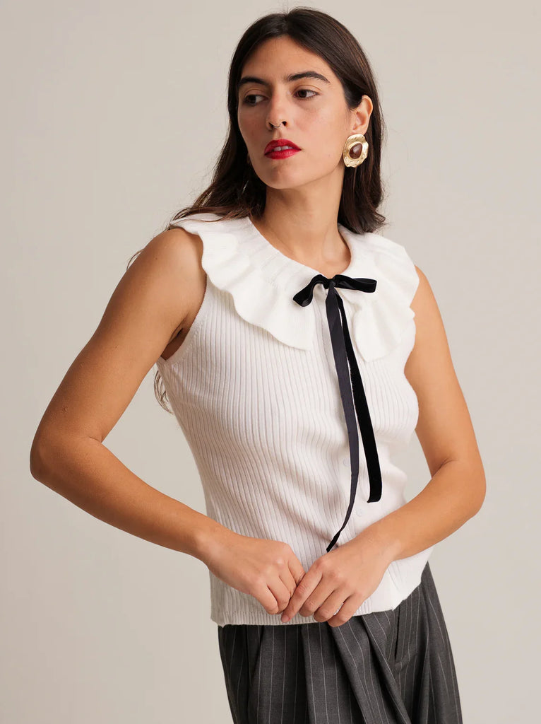 Marvina Top — White ribbed top with black ribbon on model — MYFASHIONFRUIT