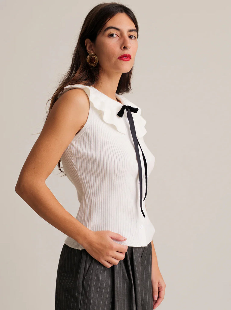 Marvina Top — White ribbed top with bow on model — MYFASHIONFRUIT