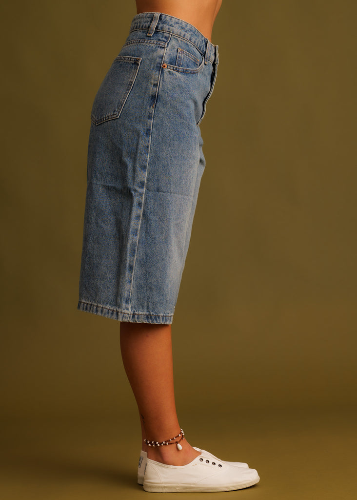 Ricki Bermuda — Light blue denim skirt on model — MYFASHIONFRUIT