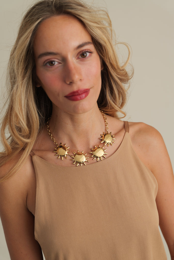 Lā Necklace