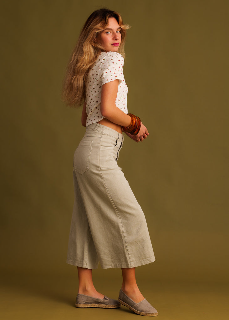 Rio Capri Jeans — Khaki culottes on model — MYFASHIONFRUIT