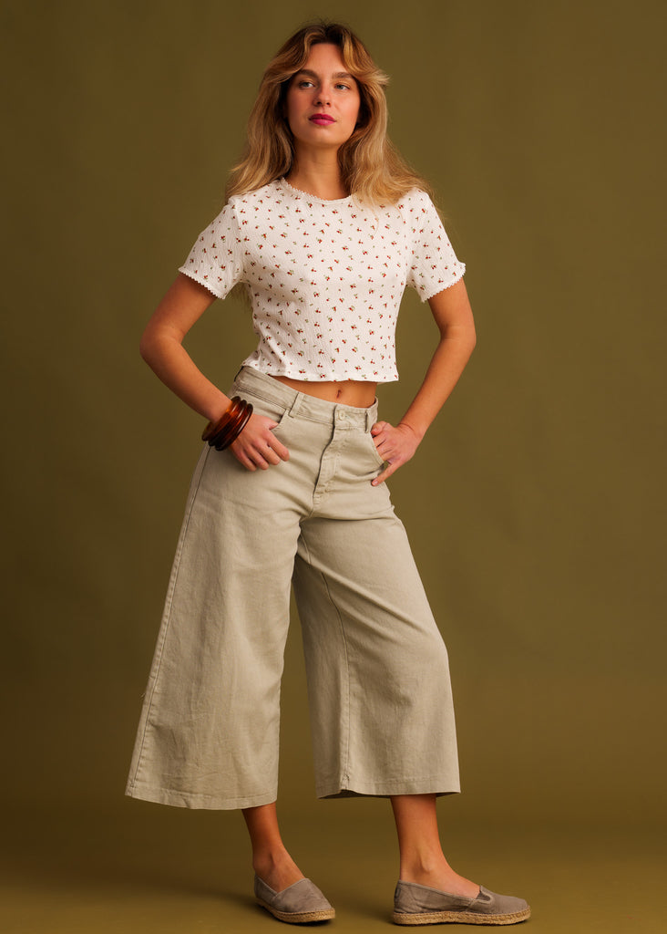 Rio Capri Jeans — Khaki wide-leg pants on model — MYFASHIONFRUIT