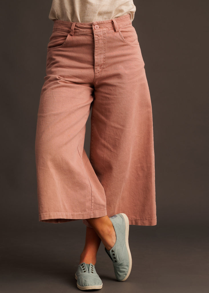 Rio Capri Jeans — Pink culottes on model — MYFASHIONFRUIT