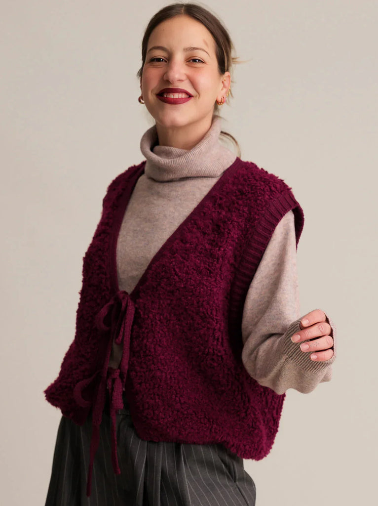 Neora Vest — Burgundy, faux fur vest on model — MYFASHIONFRUIT