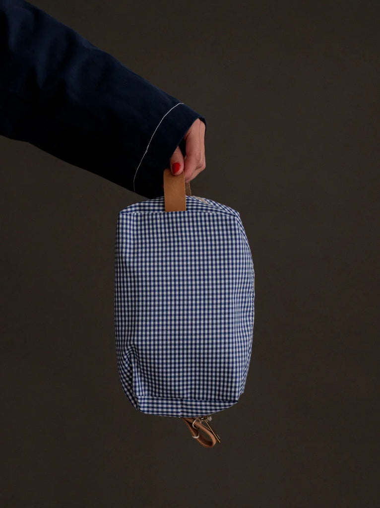 Bailey Necessaire — Blue gingham pouch with leather handle — MYFASHIONFRUIT