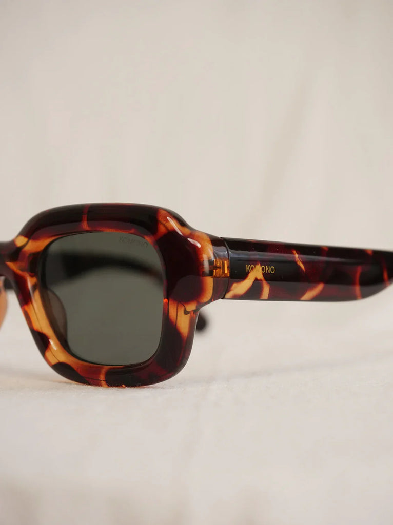 Komono MILES Havana Sunglasses — Detail, tortoiseshell frame — MYFASHIONFRUIT