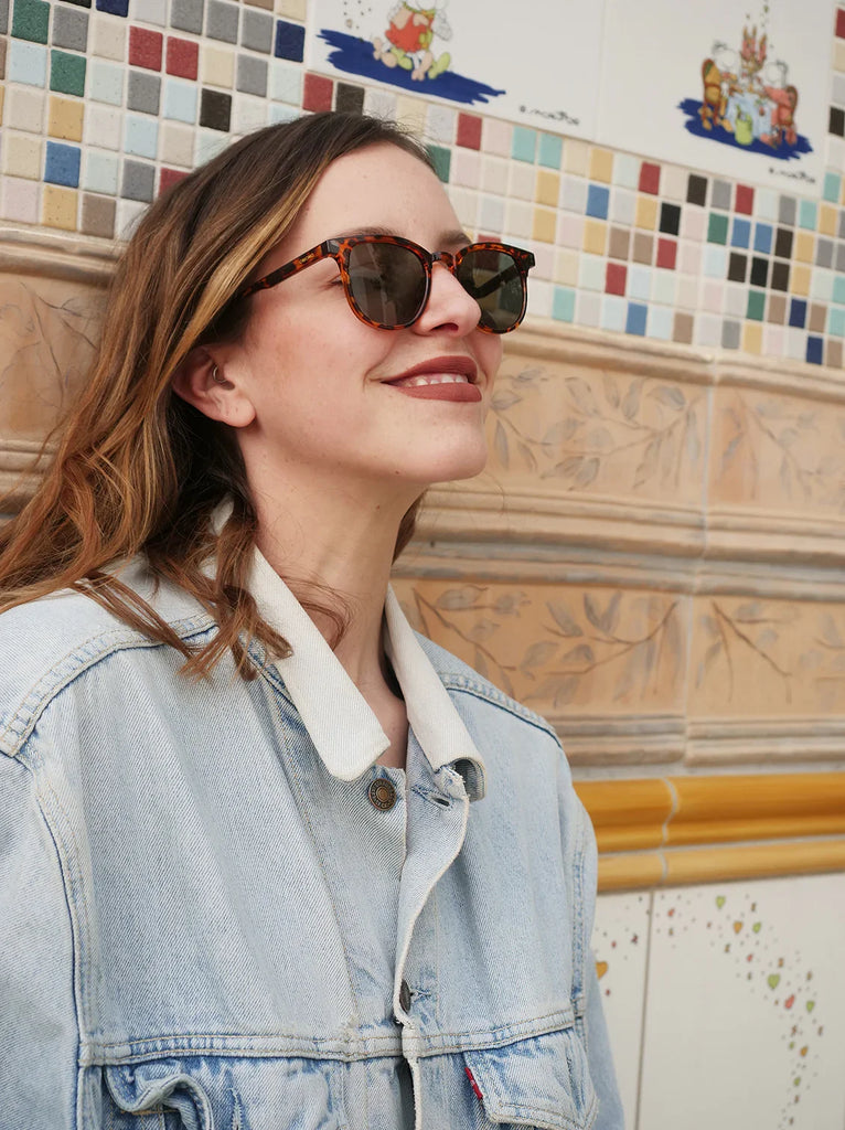 Komono FRANCIS Tortoise Sunglasses — on model, tortoiseshell frame — MYFASHIONFRUIT