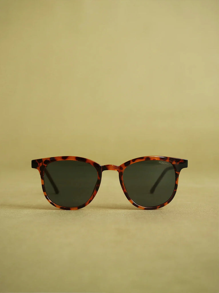 Komono FRANCIS Tortoise Sunglasses — Tortoise frame, detail — MYFASHIONFRUIT