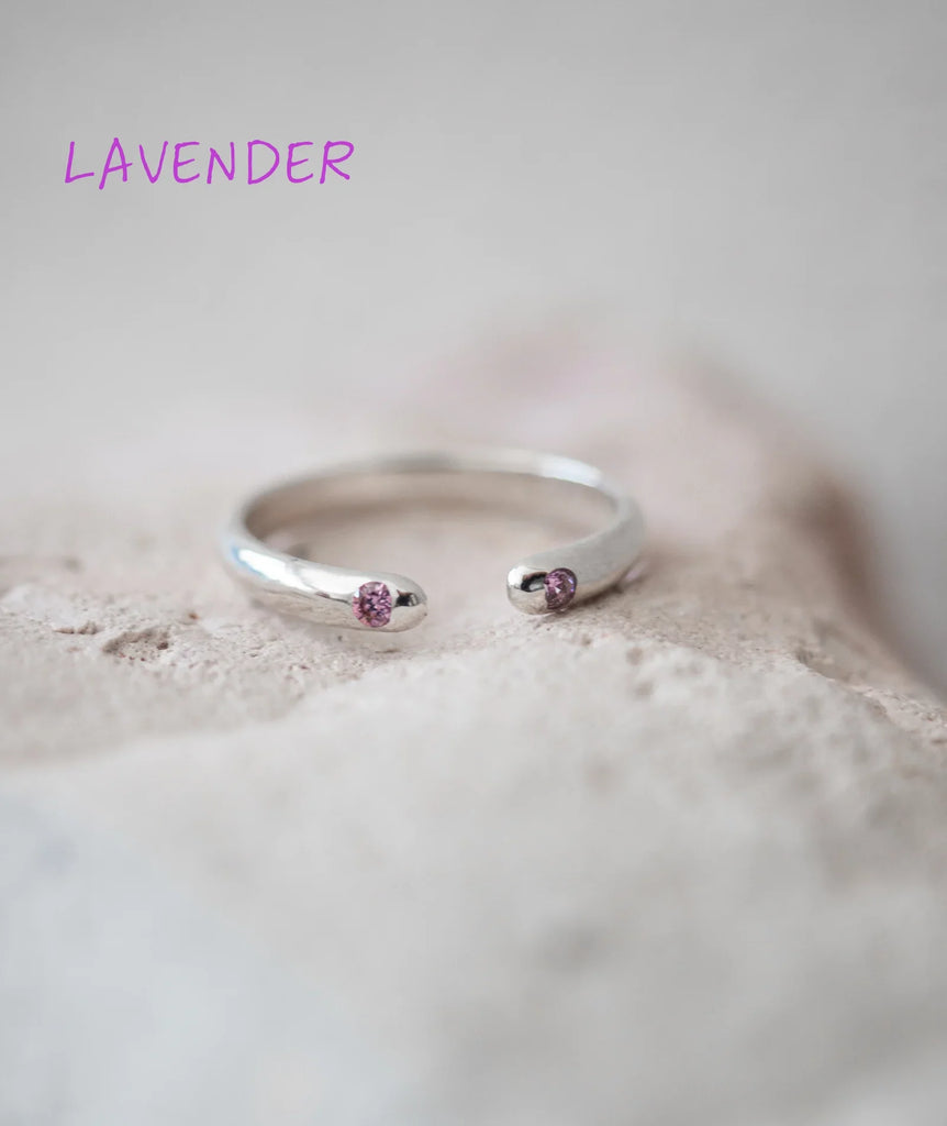 Dione Ring — Silver ring with pink stones, detail — MYFASHIONFRUIT