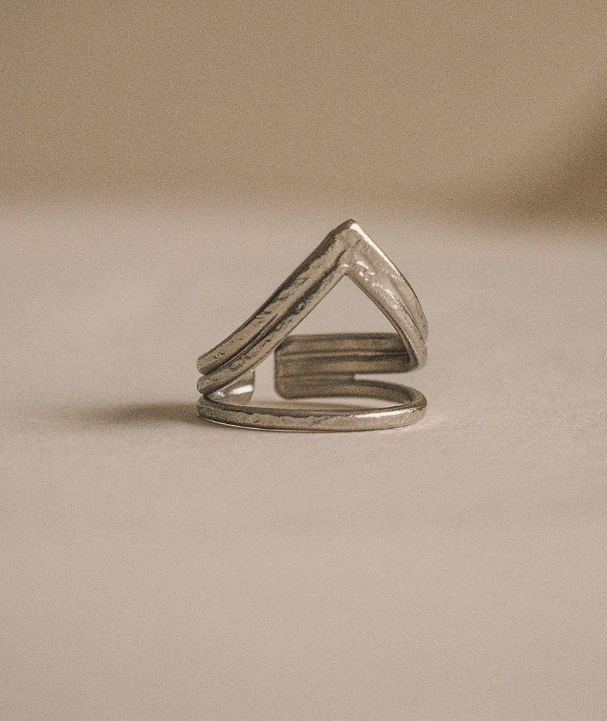 Myah Silver Ring — Silver chevron ring, detail — MYFASHIONFRUIT