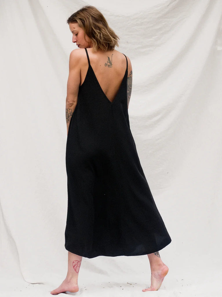 Granadas Dress — Black midi dress with low back, on model — MYFASHIONFRUIT