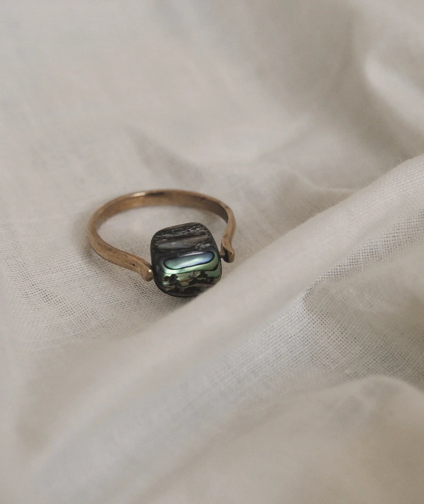 Sally Ring — Gold ring with black stone — MYFASHIONFRUIT
