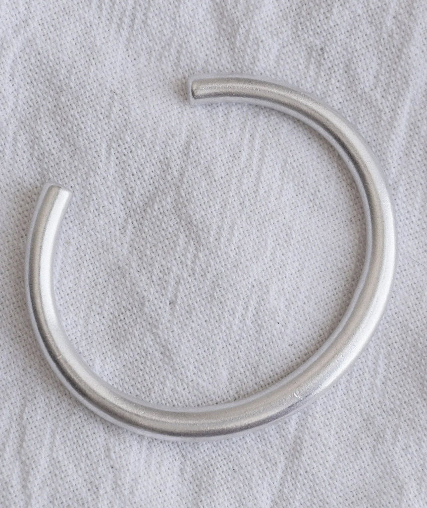 Cass Cuff — Matte silver, close up — MYFASHIONFRUIT