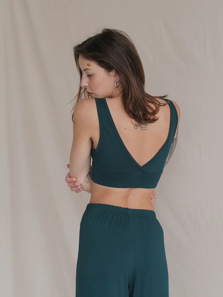 Woman wearing a green Soft Bralette, V neck and elastic band — MYFASHIONFRUIT