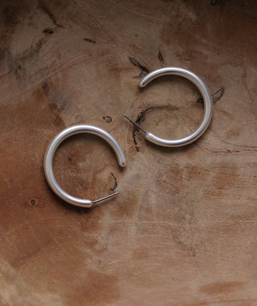 Susie Hoops — Silver hoops on wood — MYFASHIONFRUIT